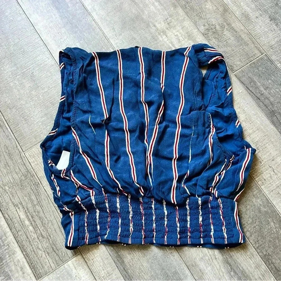 Abercrombie Striped V Neck Crop Tank - Picture 3 of 4